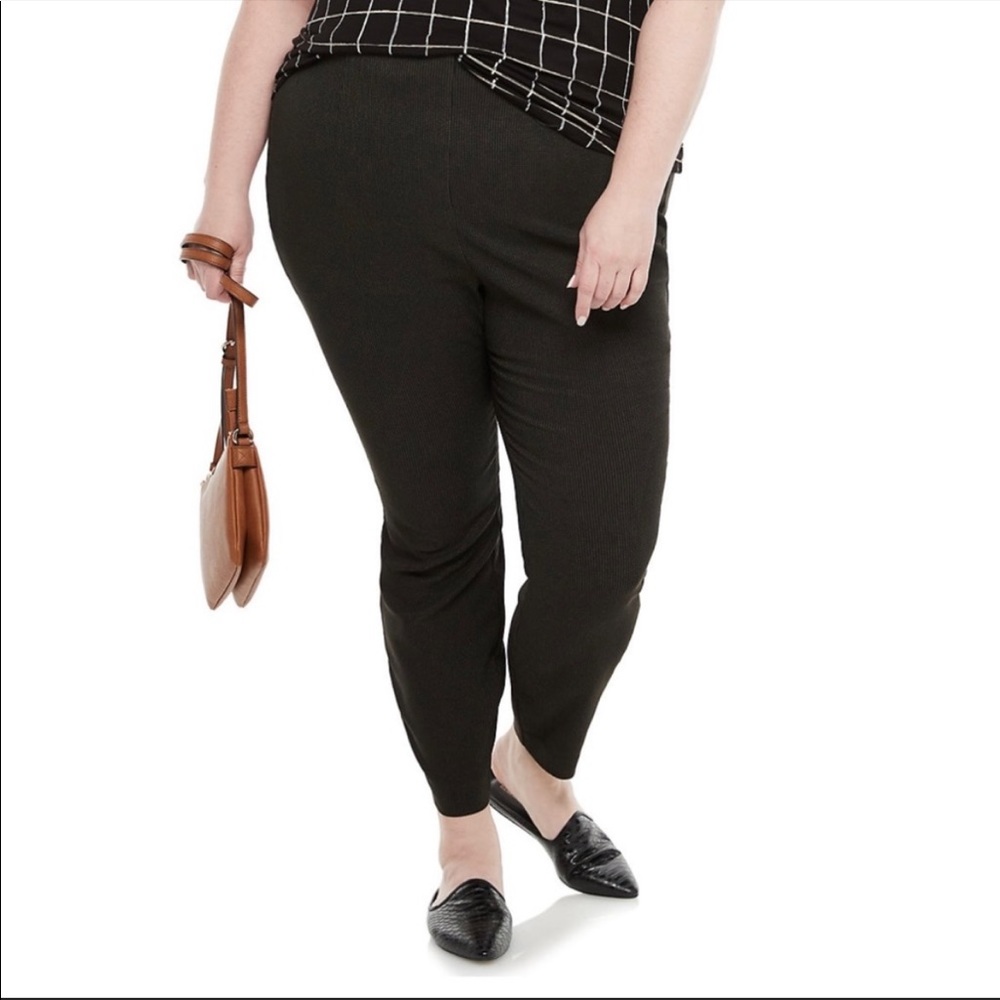 NWT EVRI Pull-On Ponte Leggings Tregging Black Dot Size 4X